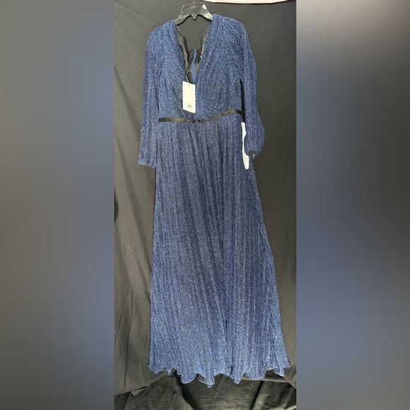 MAC DUGGAL 48892 NWT Shimmering V-Neck Evening Gown - Picture 4 of 6